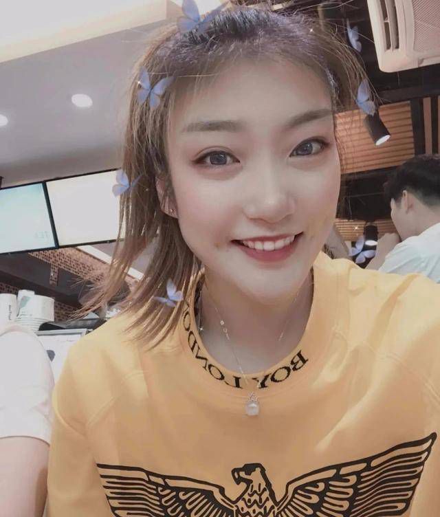 女人的双腿之间
