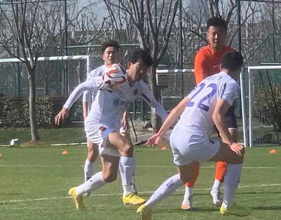 在电影院摸到她高潮